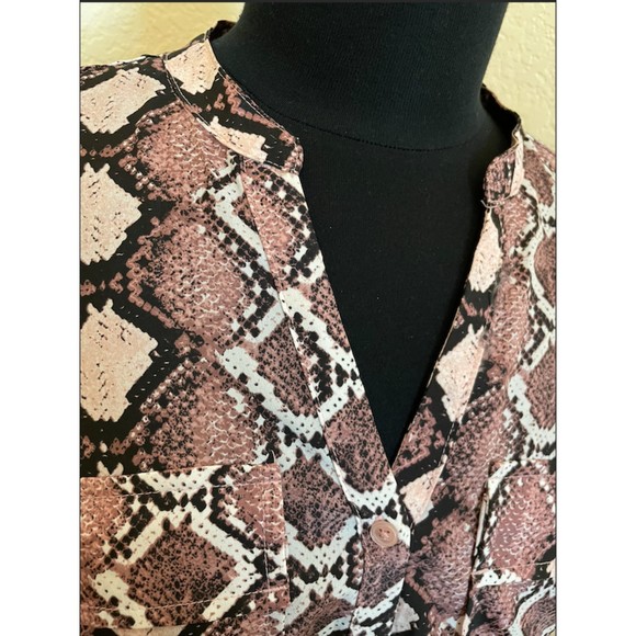 Jones New York Button Up Snake Print Top - Sz M - Picture 4 of 8